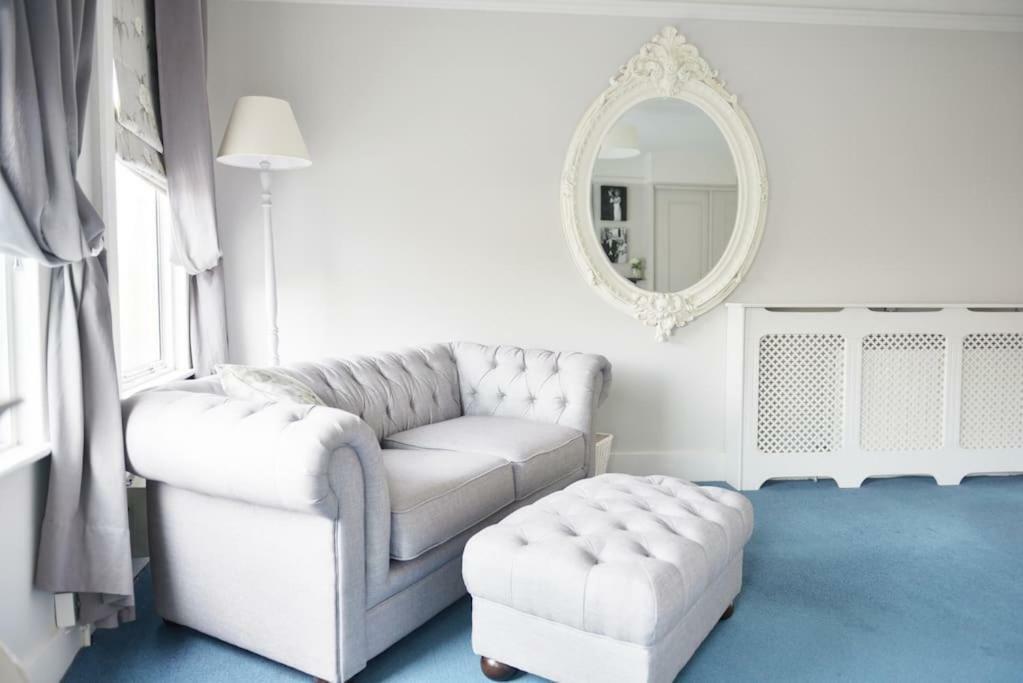 Summer House Hotel Thames Ditton Eksteriør billede